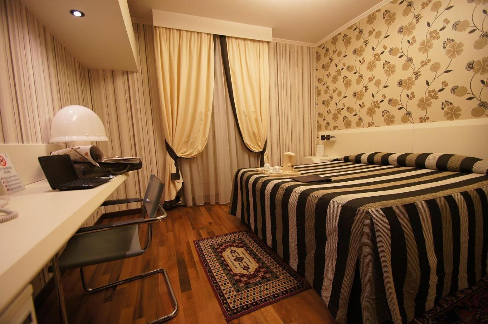 Phi Hotel Principe Cuneo Buitenkant foto