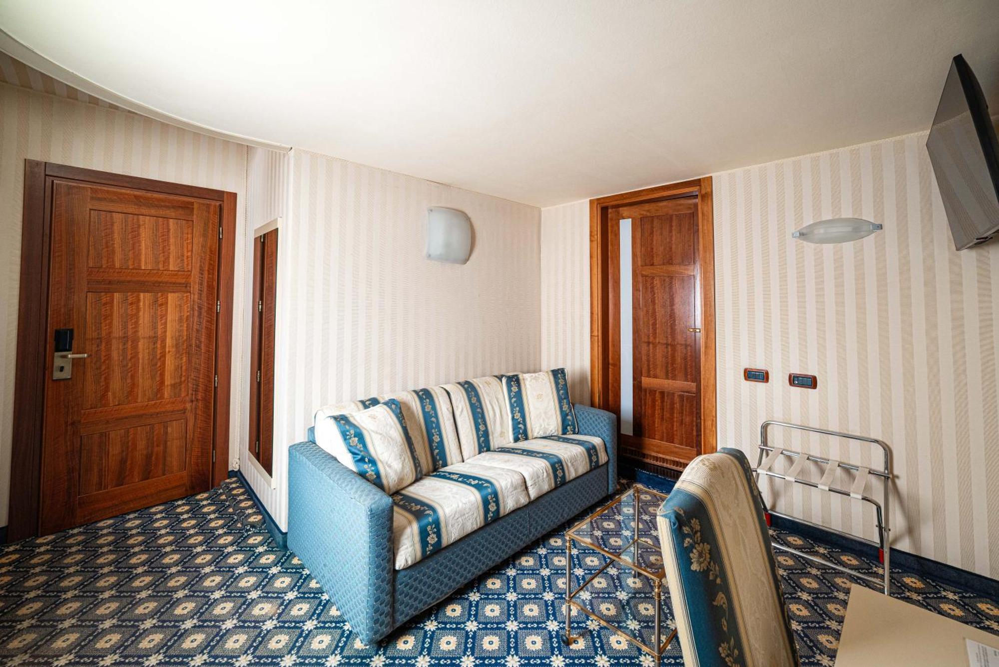 Phi Hotel Principe Cuneo Buitenkant foto