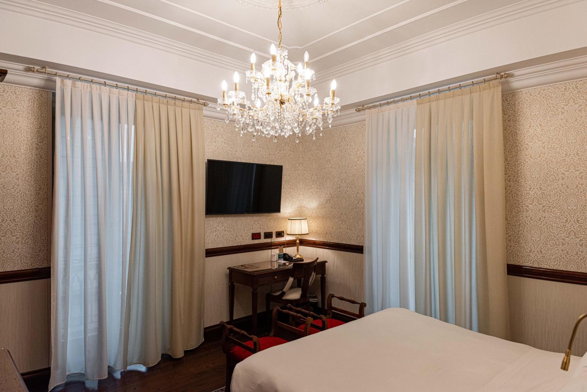 Phi Hotel Principe Cuneo Buitenkant foto