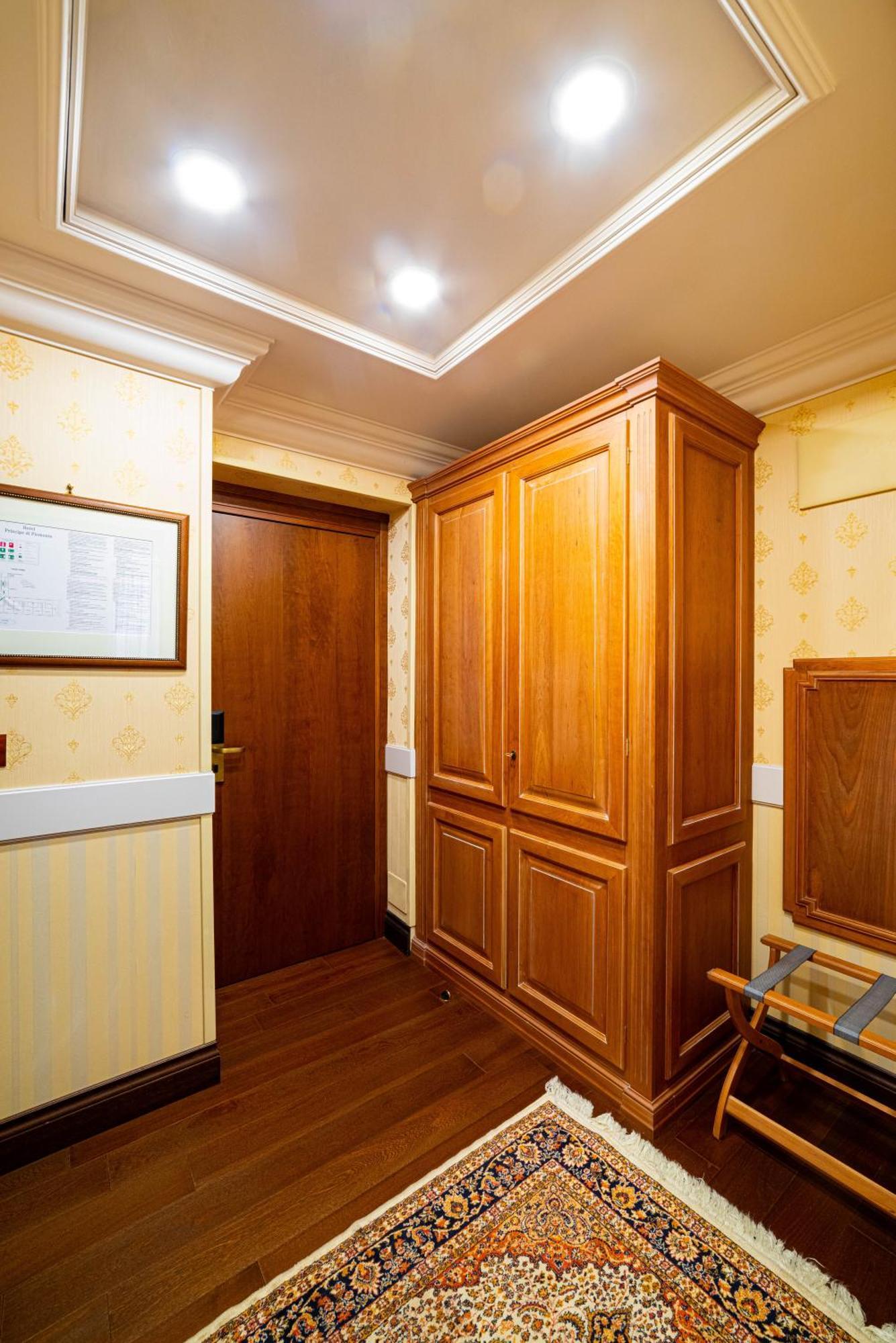 Phi Hotel Principe Cuneo Buitenkant foto