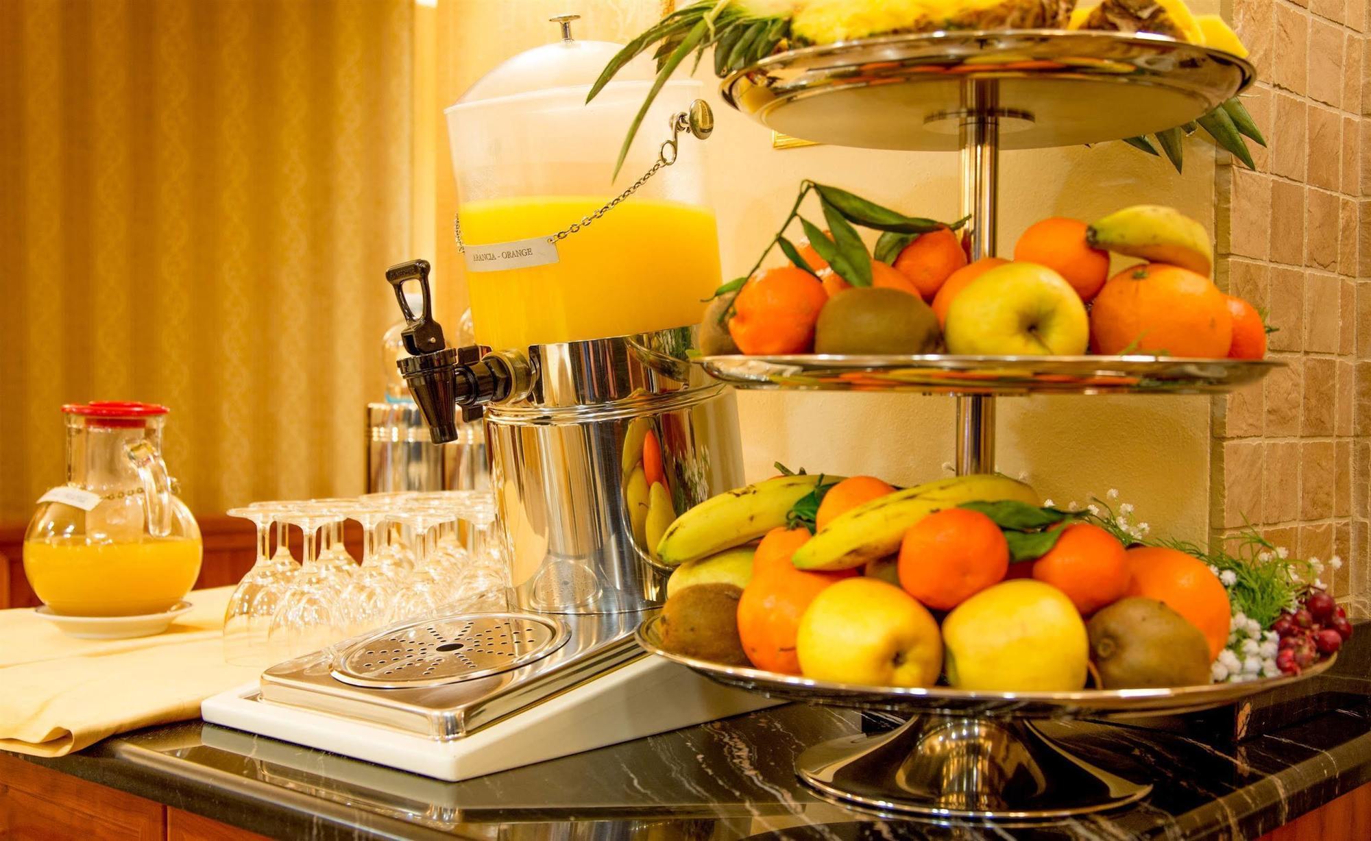 Phi Hotel Principe Cuneo Buitenkant foto