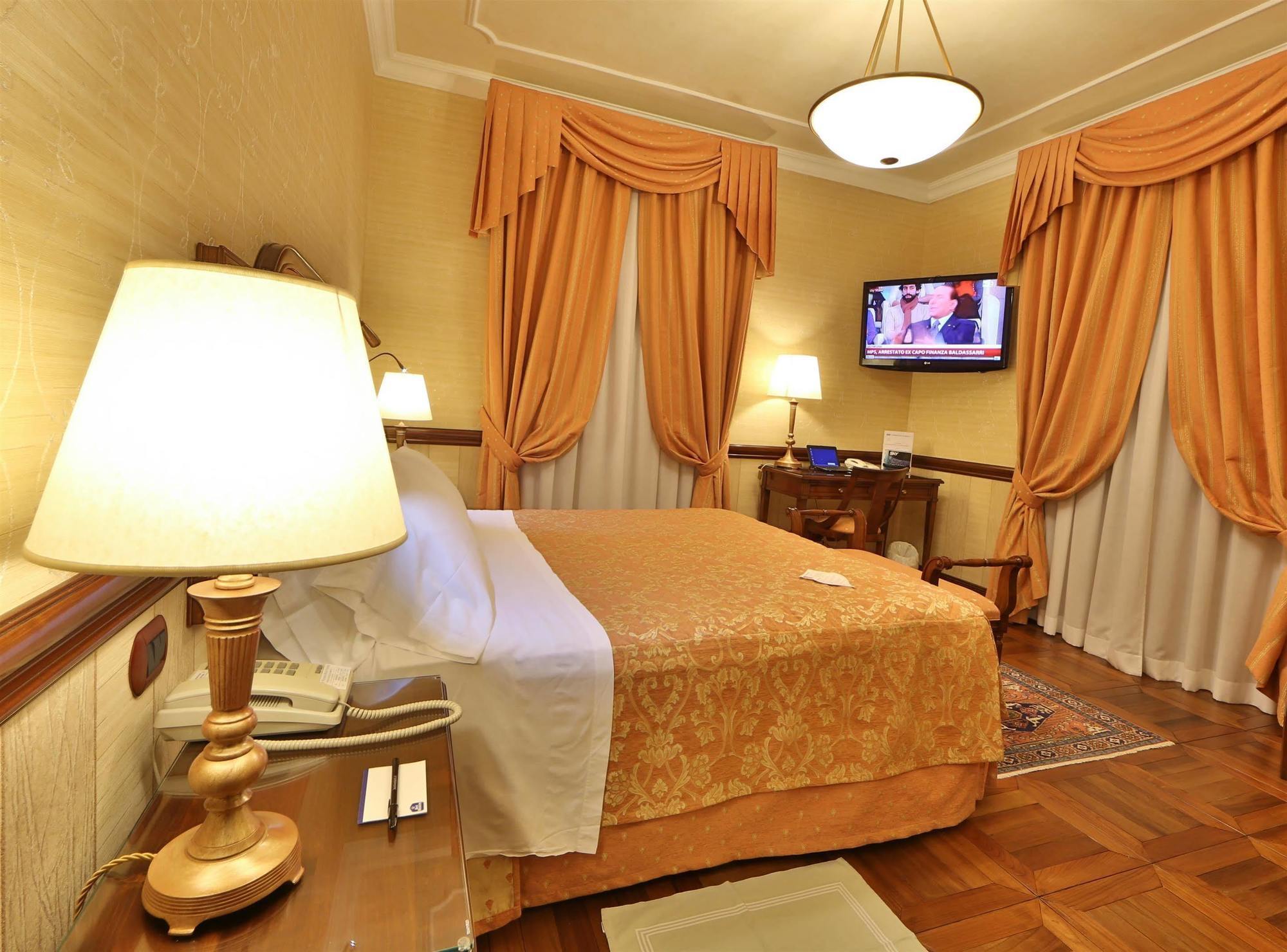 Phi Hotel Principe Cuneo Buitenkant foto