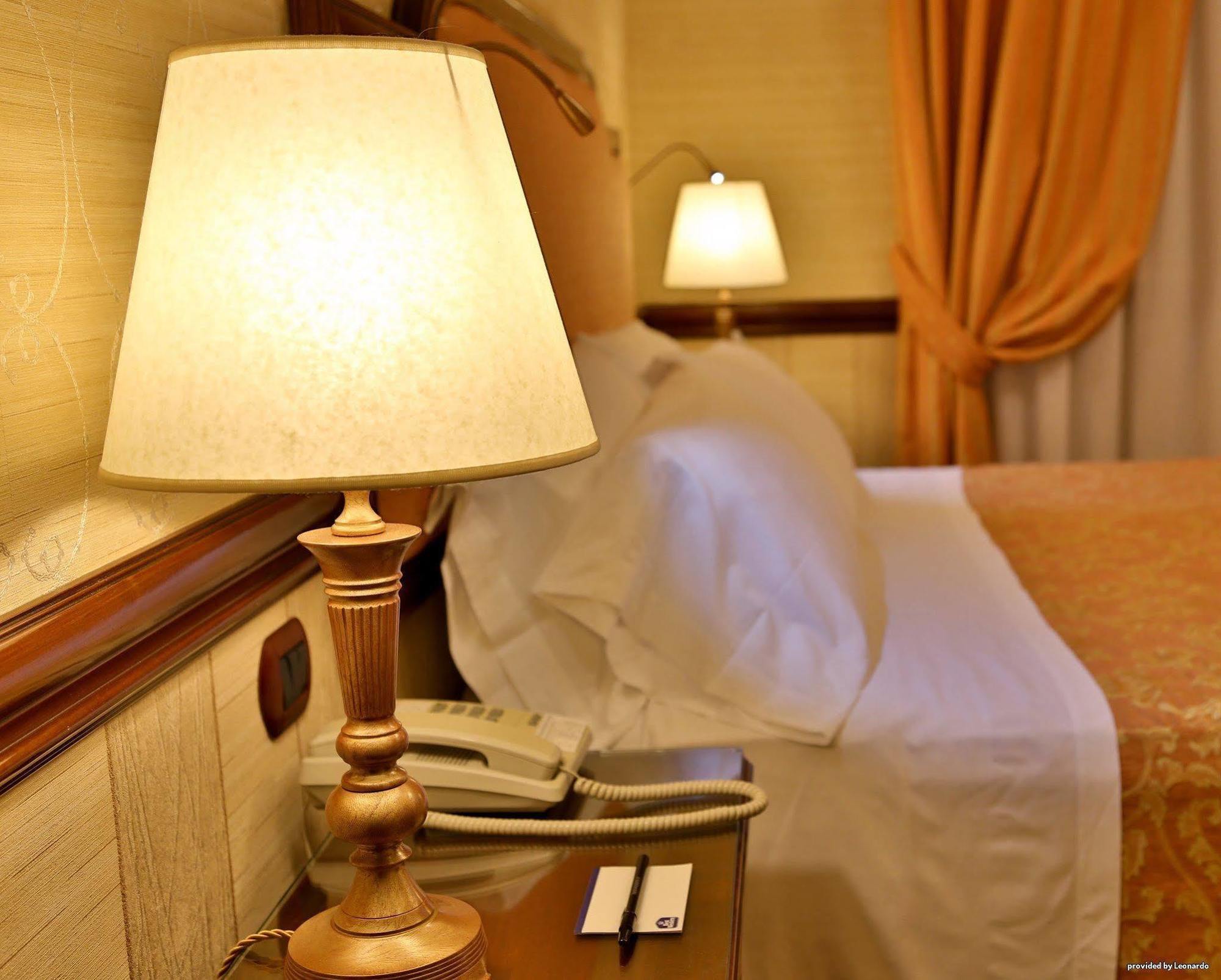 Phi Hotel Principe Cuneo Buitenkant foto